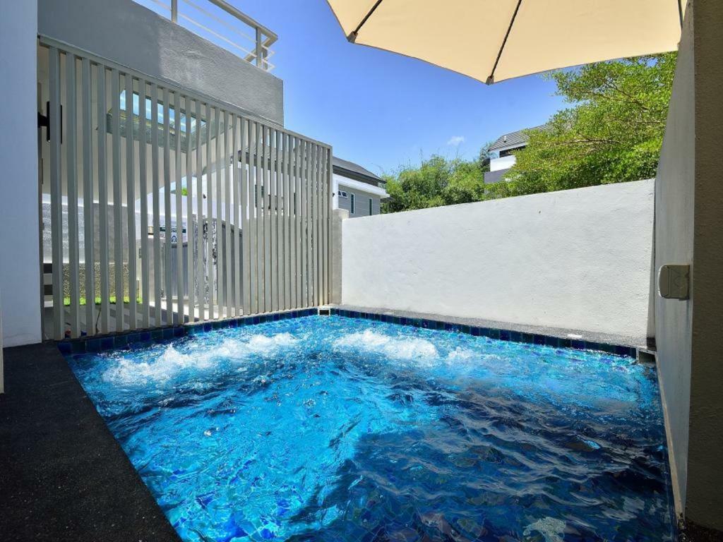 Plumeria Luxury Service Villa George Town Exterior photo